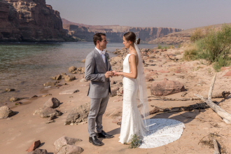 Colorado River Weddings 330 (14) Colorado River Weddings 330 (14)